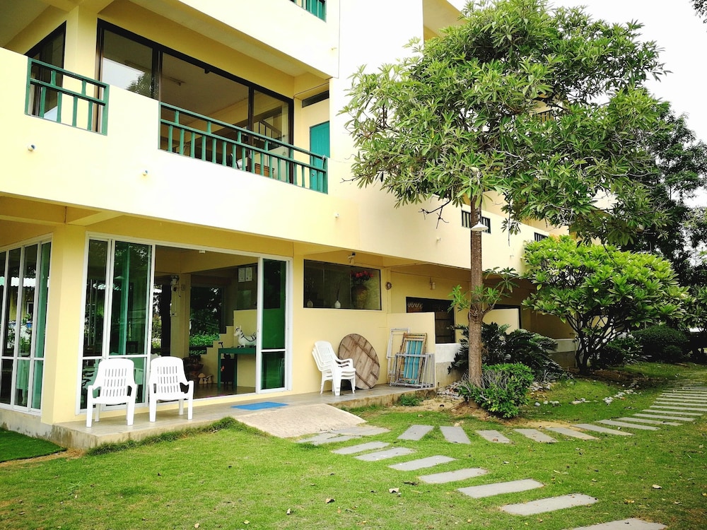 Aow Noi Sea View Resort