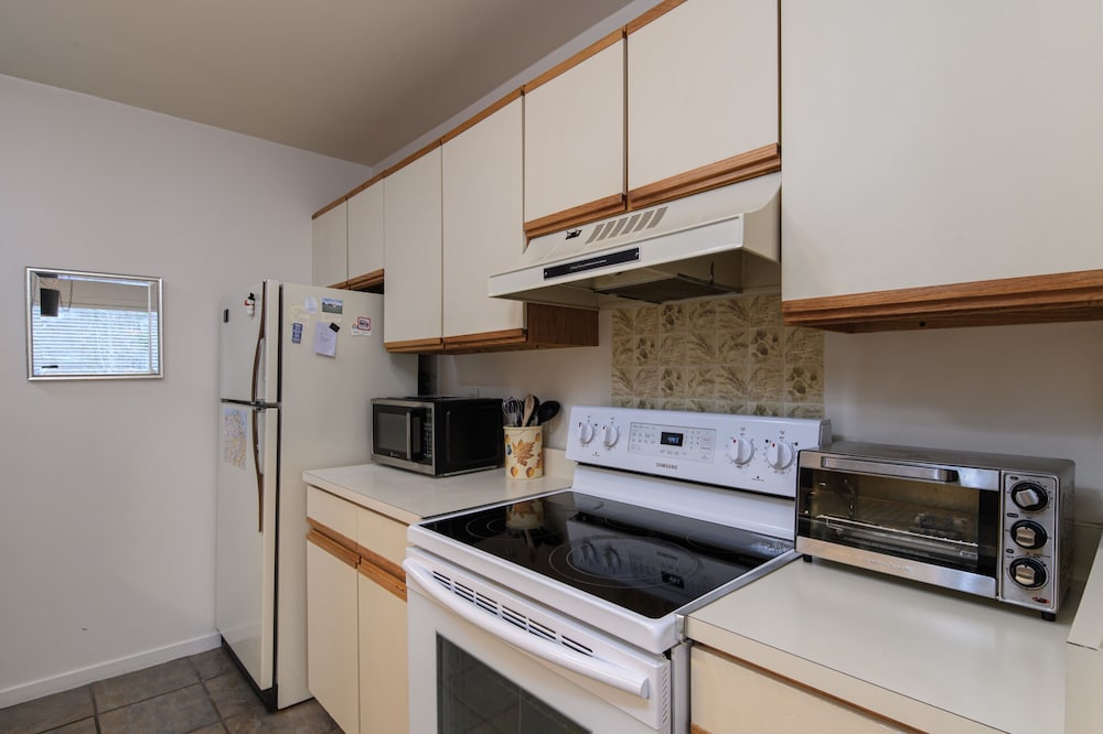 Glades 13 2 Bedroom Condo