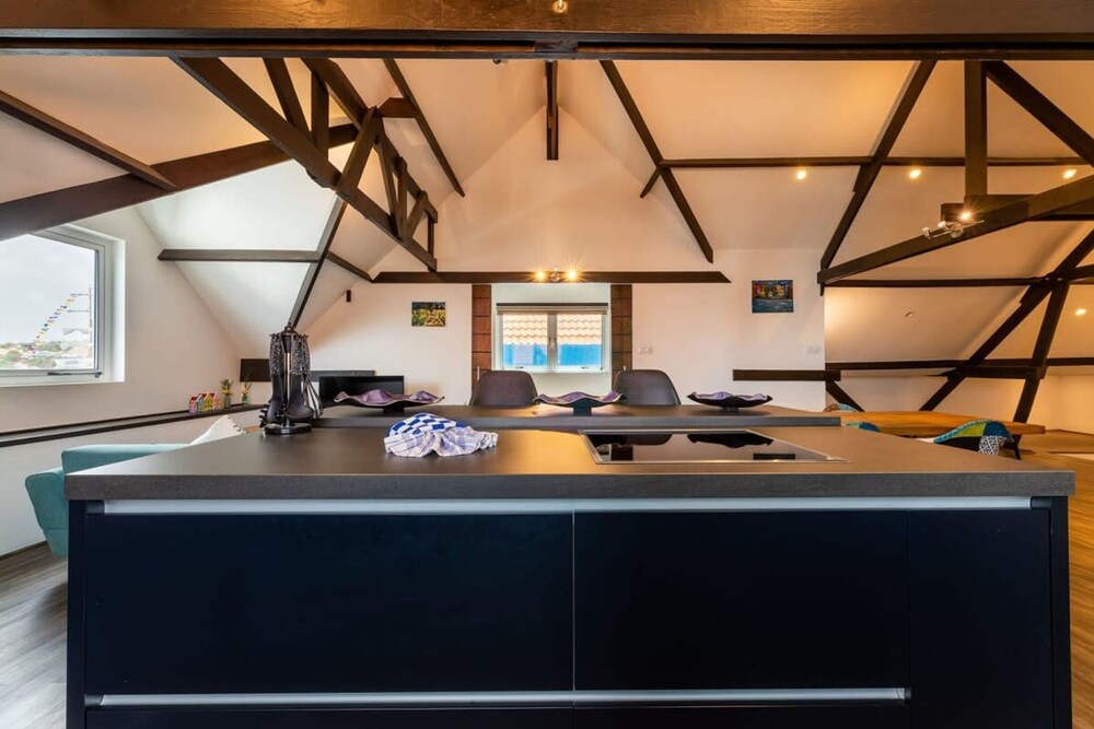 Charming Harbour Home at Historic Handelskade
