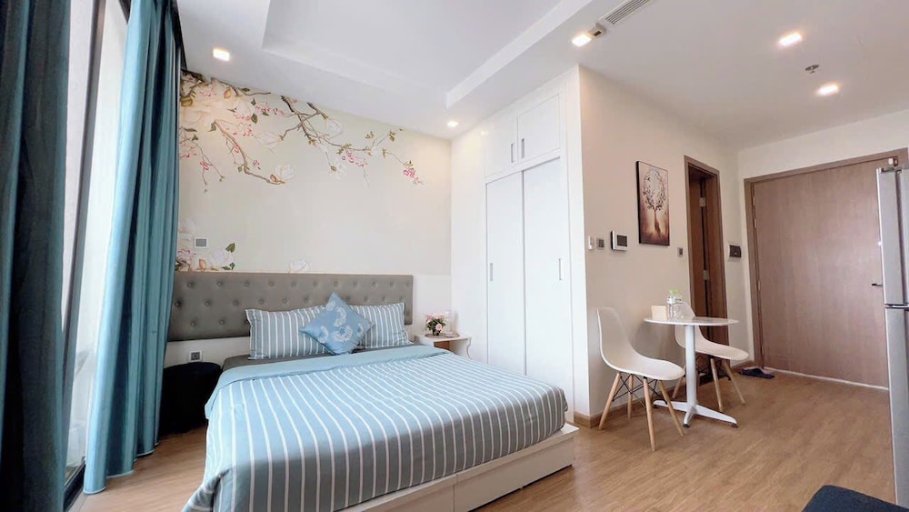 Sunny - Vinhomes GreenBay Residences