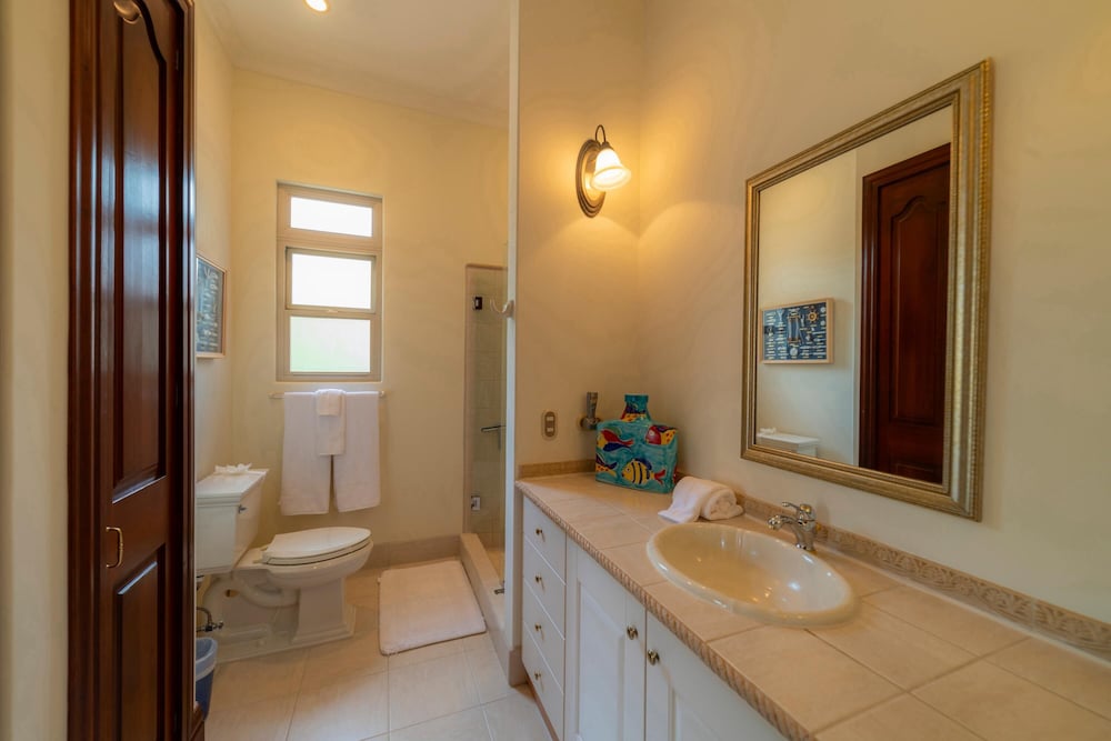 Bella Vista 3A 3 bdr 3 1 2 Bath Ocean View