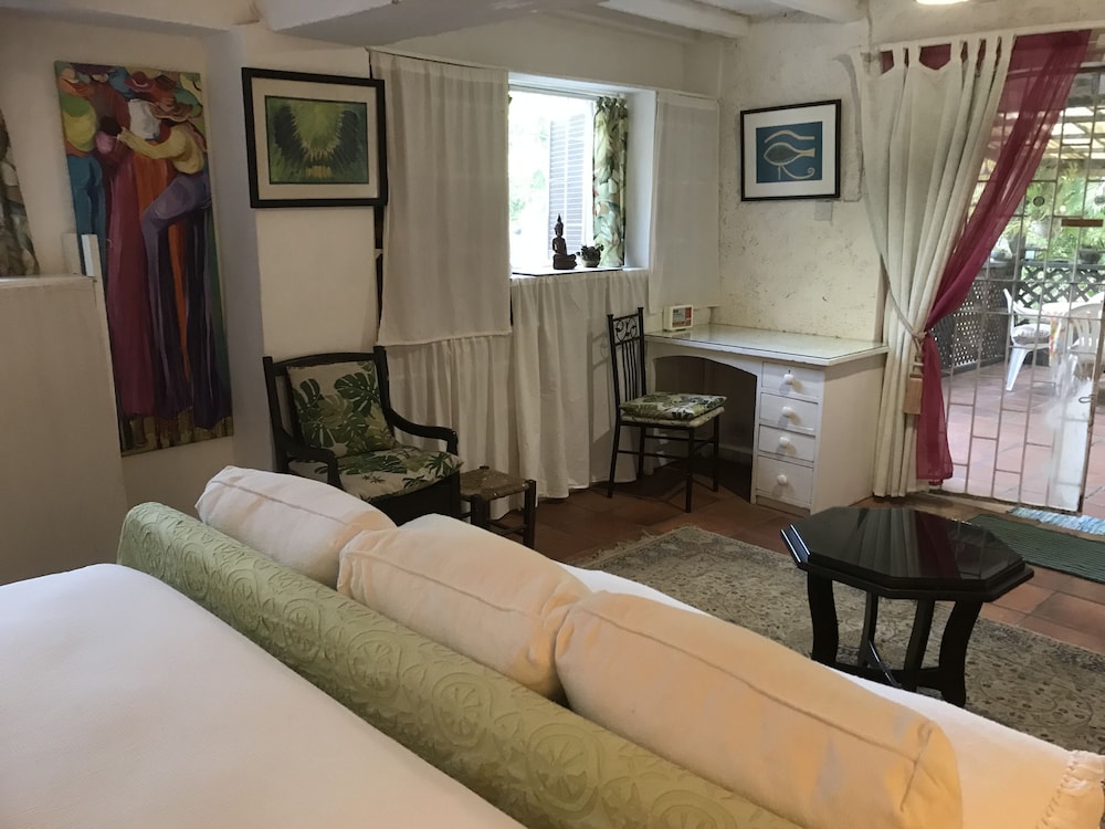 Barbados Chi Guest House