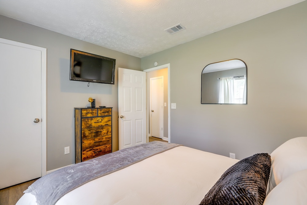 Decatur Vacation Rental w/ Fenced Yard!