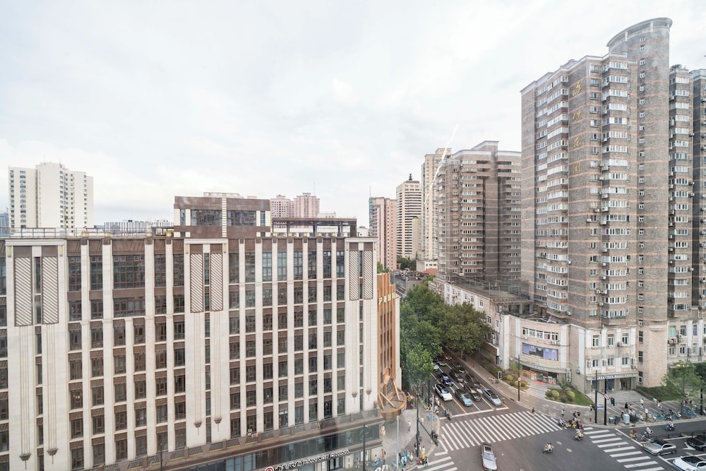 Book and Bed - Xujiahui