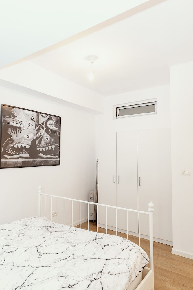 2Rooms Perfect Location 1Min to Beach
