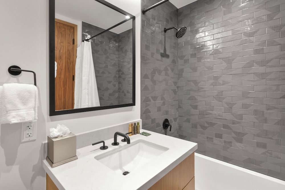 Argent at Deer Valley Resort - Three Bedroom Deluxe #504 3 Condo