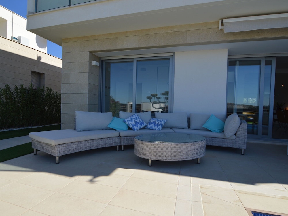 Sunny Villa With Fenced Garden photo 2