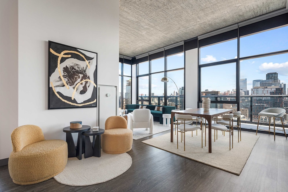 Cloud9 6 apt for 30ppl Fulton Market The Nouveau