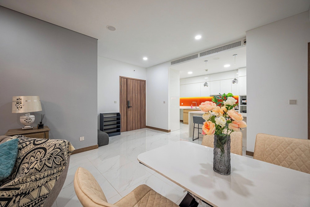 SUNWAH PEARL Premier Residence