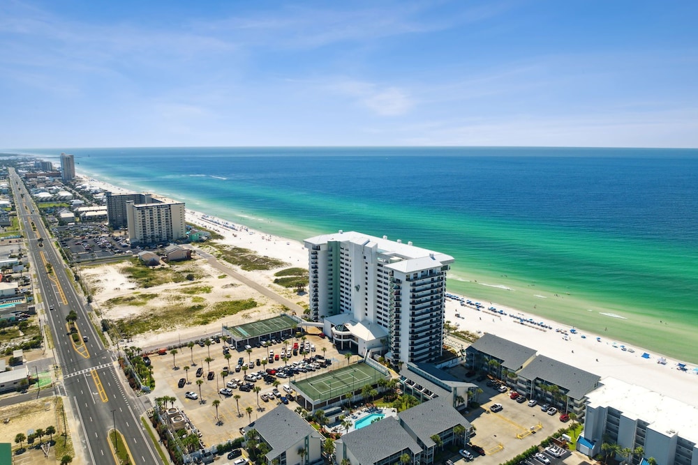 Steps to Paradise: Ground-floor 2br/2ba Beachfront Condo, Sleeps 8, Gulf Views!