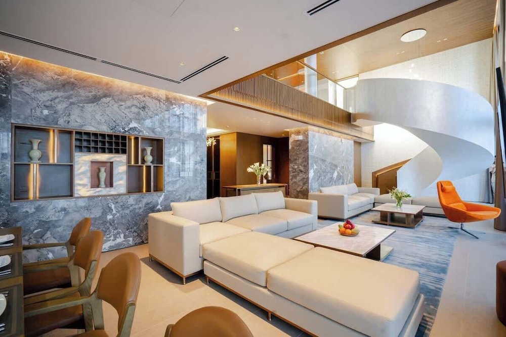 Elegant Retreat for Discerning Travelers