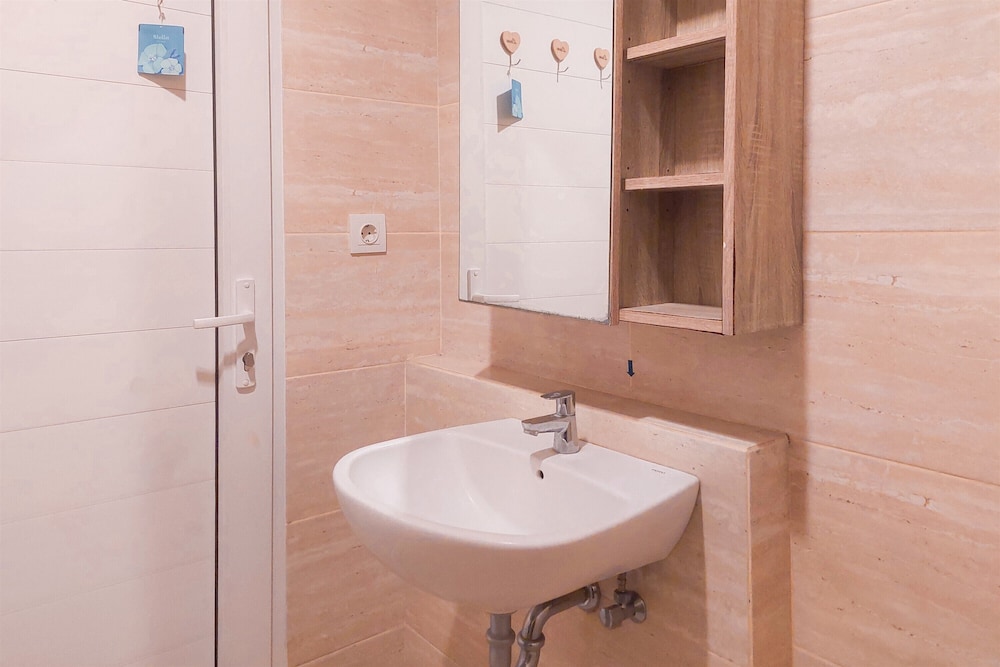 Good Deal and Homey 1BR Apartment Springwood Residence Tangerang