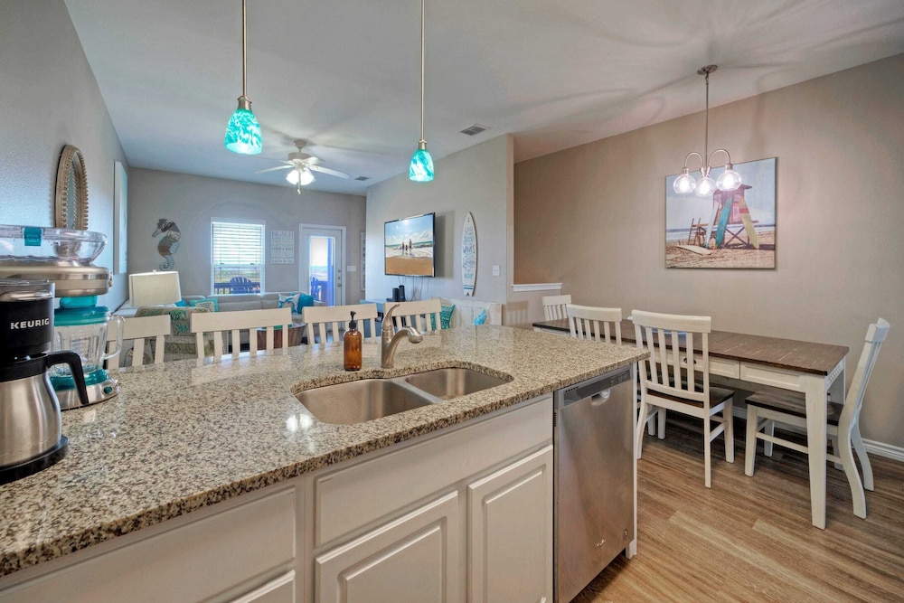 The Beautiful Place by Avantstay Mins to Beach + Family-friendly Pool