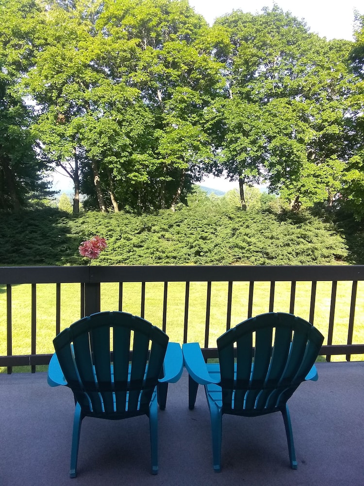 Tanglewood Suites - Property Image 9