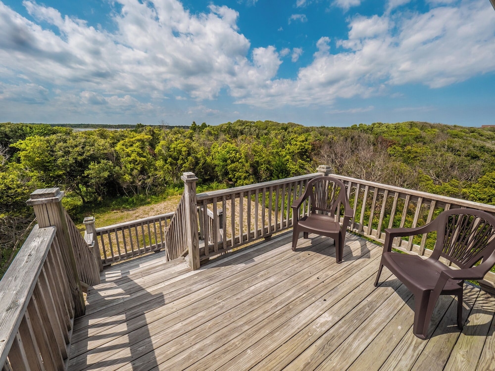 Pelican Palms by Topsail Realty