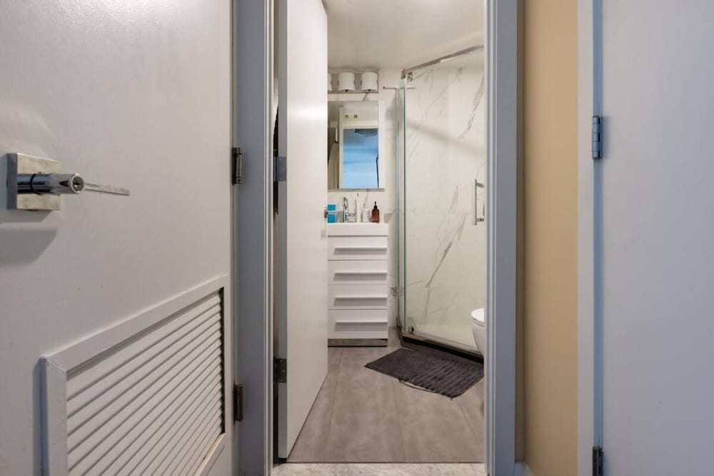 Dekalb by Rove Travel Duplex Loft w Terrace