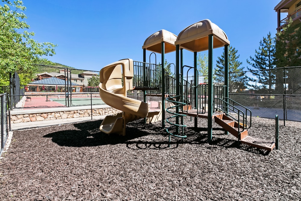 White Pines 1BD at Westgate