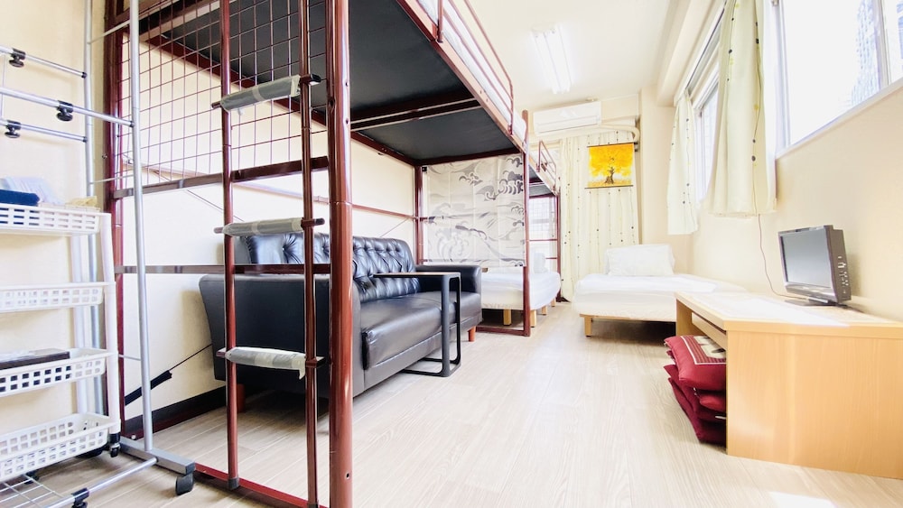 GUEST HOUSE B's Five II - Hostel