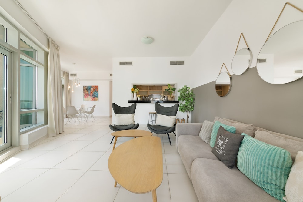 Maison Privee - Central Dubai Apt w/Danish Twist & Burj Khalifa Vws