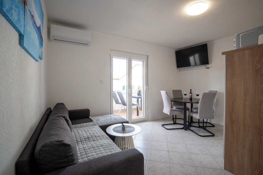 Apartments Najam Skundric