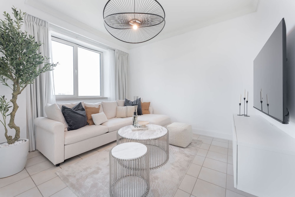 Prime 2BR Near Marina Mall Tram