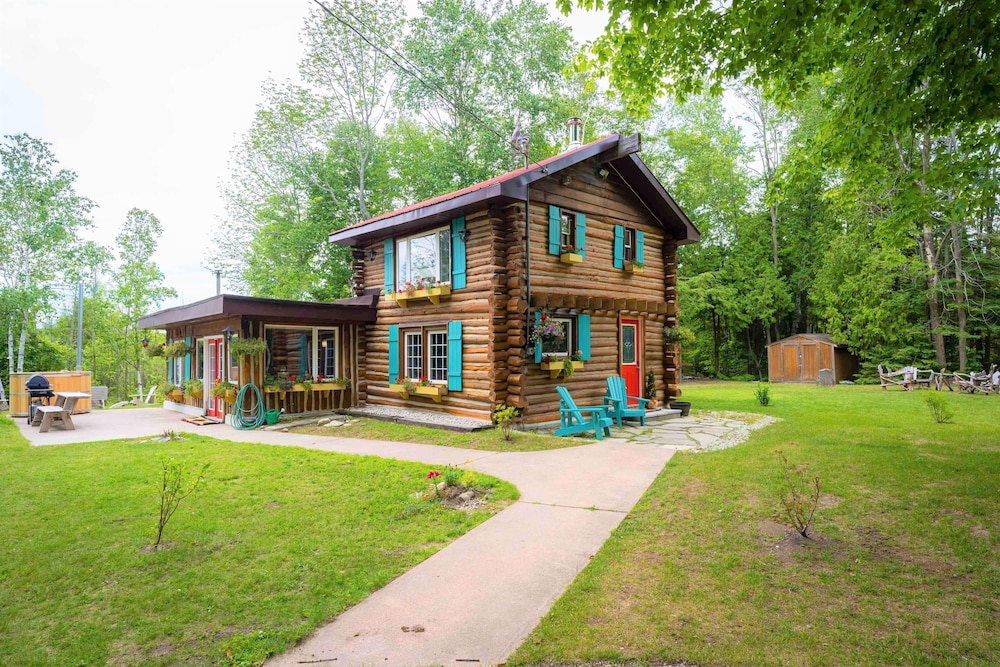 Nature Lovers Retreat log Home - L il Ranch