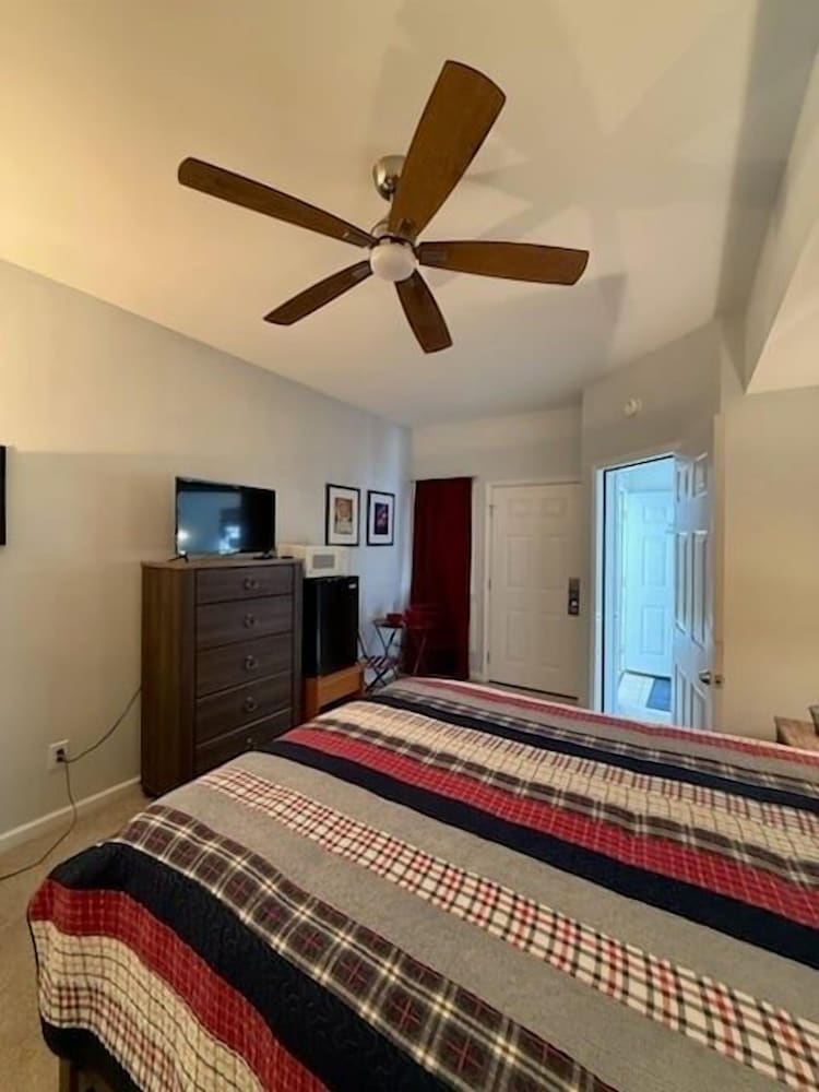 Royal Poste Unit 2807 2 Bedroom Condo