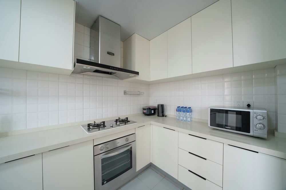 Tyms Luxury 4BR 2BA APT Garden
