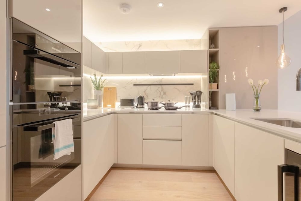 Charming 2BD Contemporary Flat - White City!