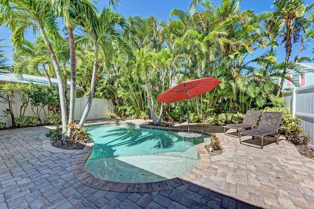Anna Maria Island Edgewater Bungalow view 4