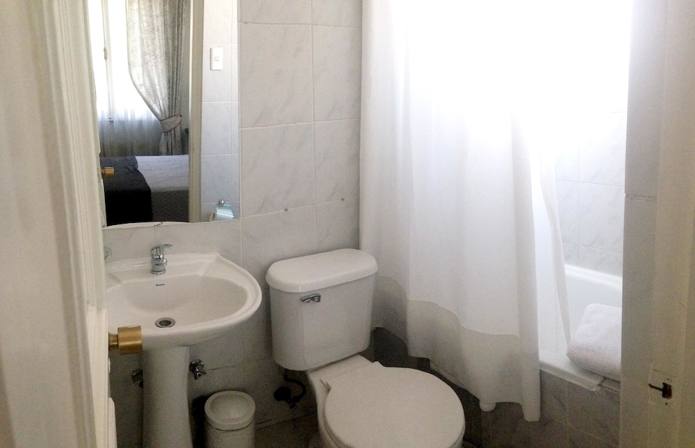 WE Hotel
