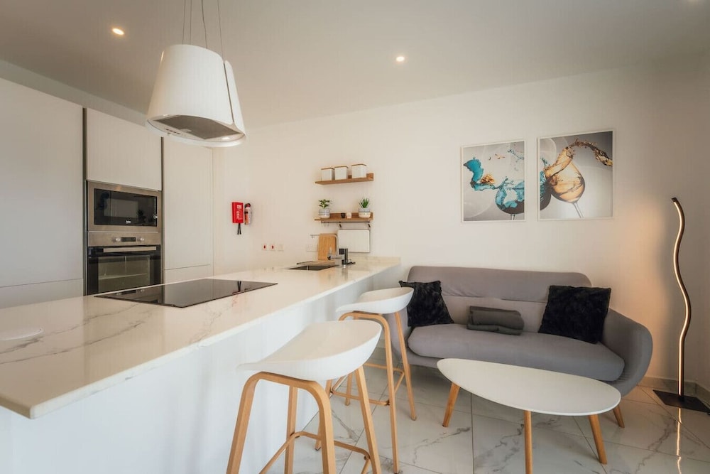 Gozo Haven With Pool Views in Nadur for Families