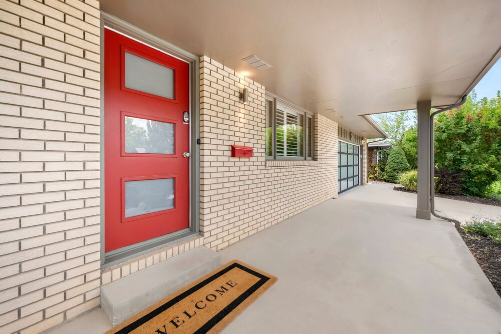 The Foundry Escape - Hot Tub, Bikes & Game Room