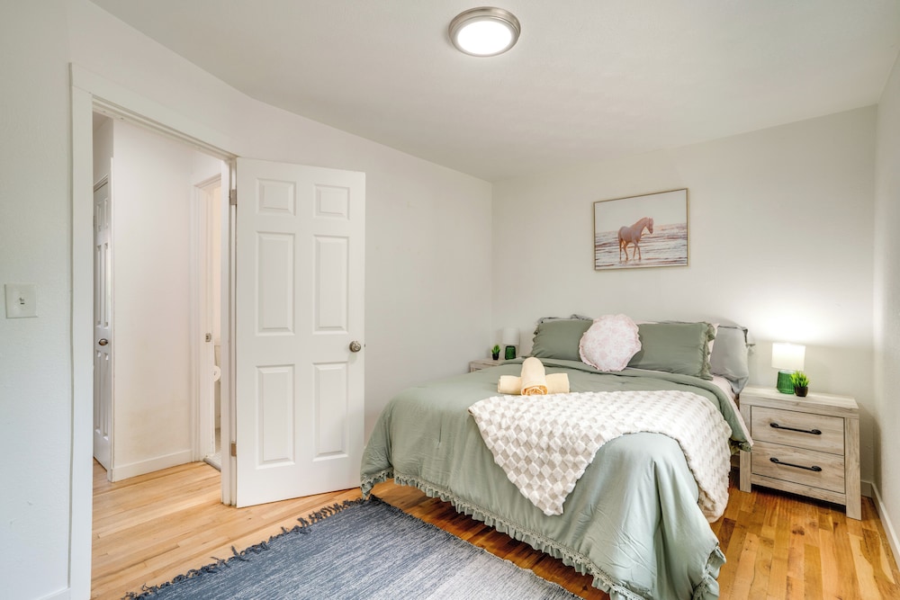 Game Room & Fire Pit: Family-friendly Loveland Gem