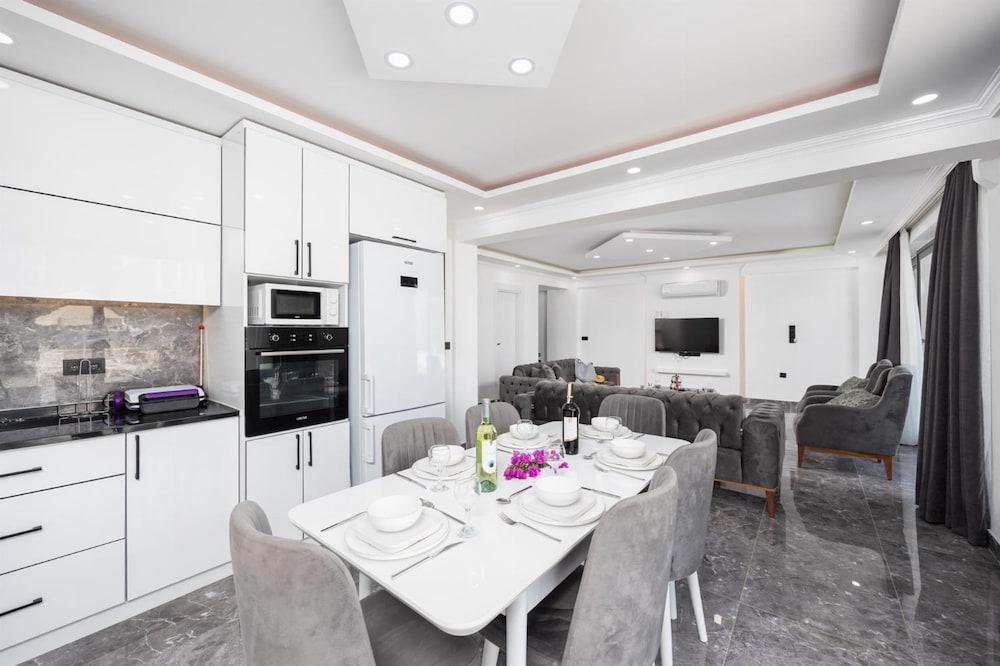 Villa Grand Yasar 1 With 4 Bedrooms and 4 Bathrooms