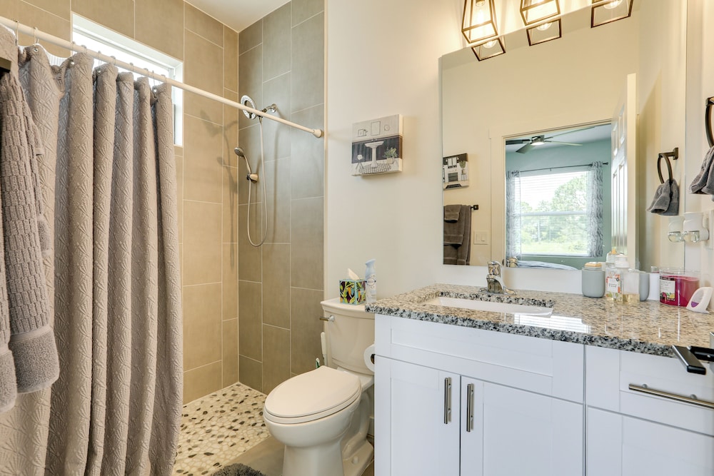 Lehigh Acres Family Getaway w/ Lanai + Golf Nearby