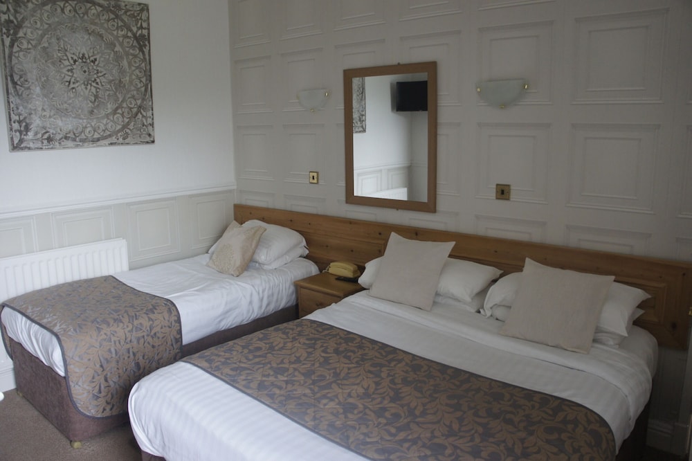 Plas Isa Hotel