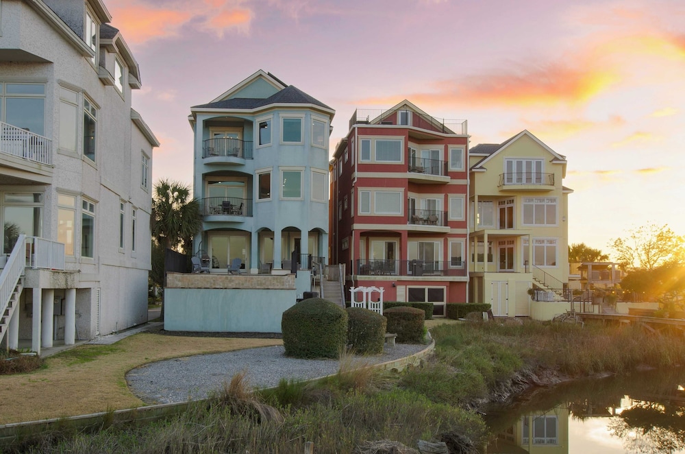 Sleeps 38 2 Homes, Steps to the Beach, Private Pool + Hottub, Game Room, Views