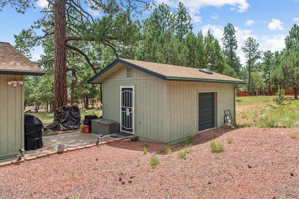 Secluded Mountain Cabin With Forest Views 3 Bedroom Cabin by RedAwning