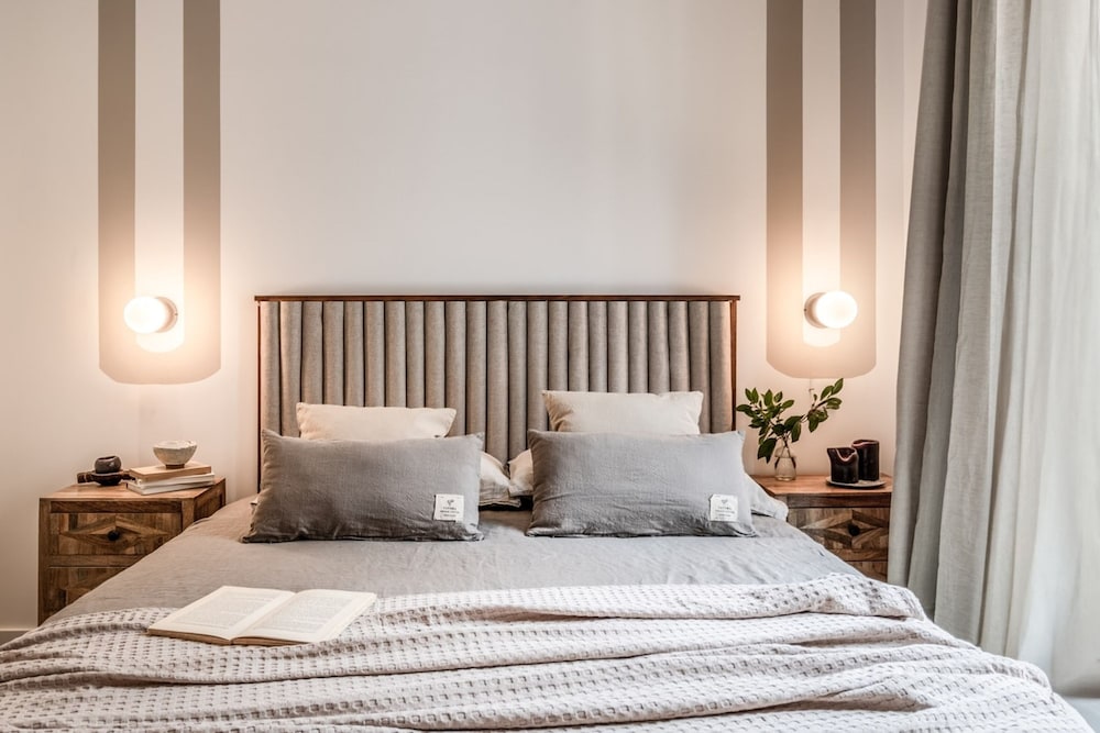 Casaluce - 2 Bedrooms in Trafalgar