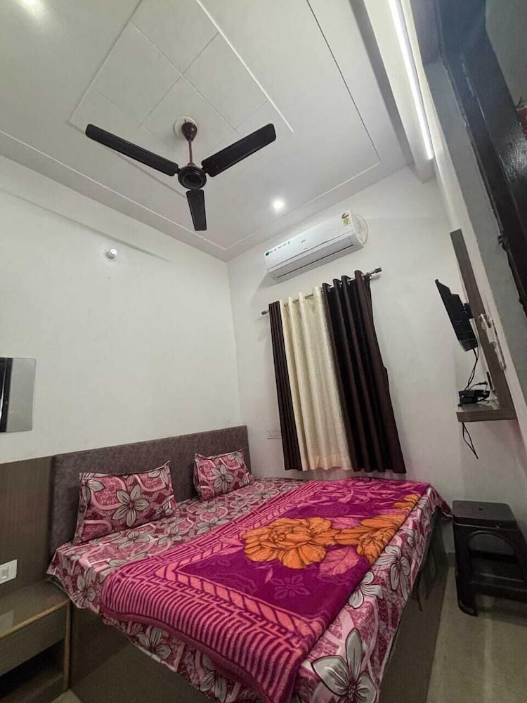 SHUKLA HOTEL