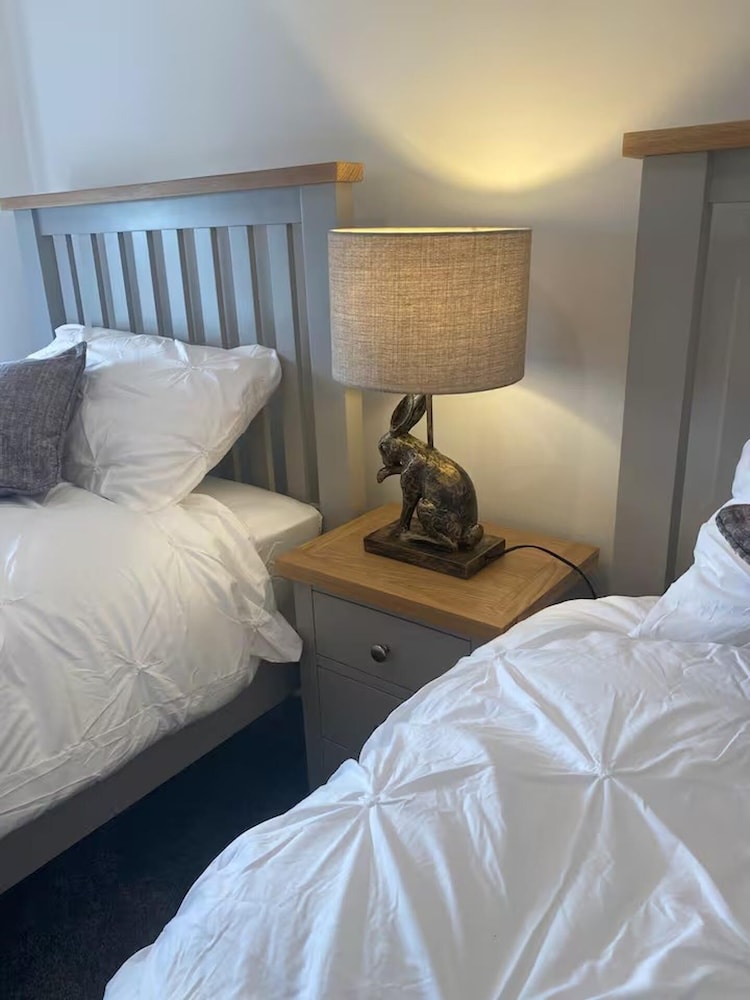 Idyllic Cottage Sleeps 4 pet Friendly
