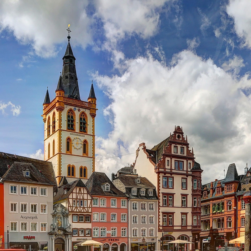 Apartment in Pellingen With Parking