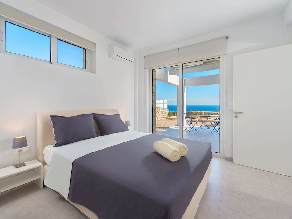 Villa in Rhodes With Infinity Pool & BBQ view 5
