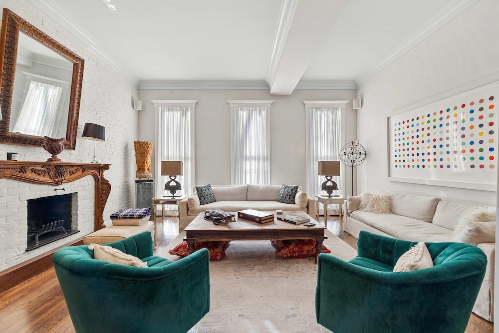 Gramercy Manor Triplex w Private Deck Garden
