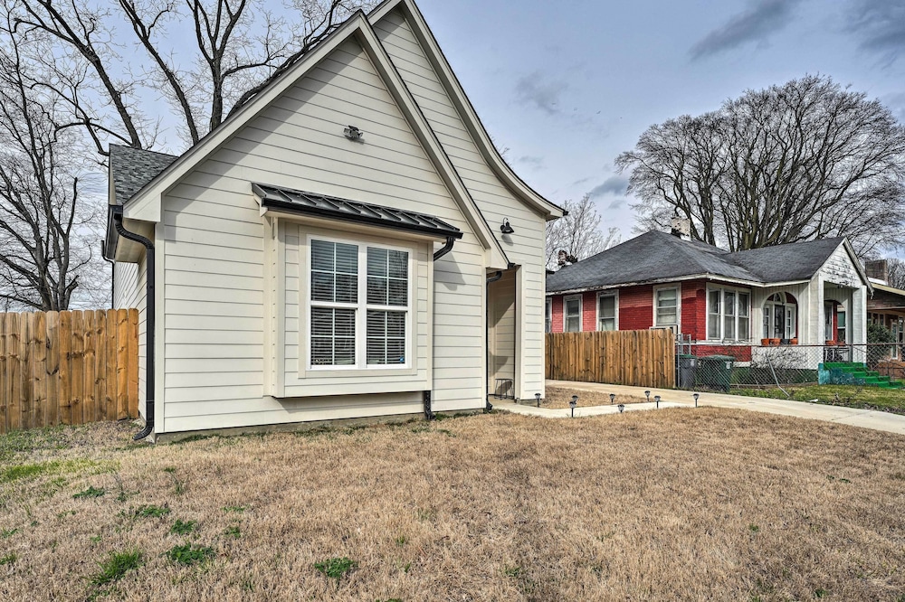 Chic Memphis Home w/ Deck ~ 2 Mi to Dtwn! view 3