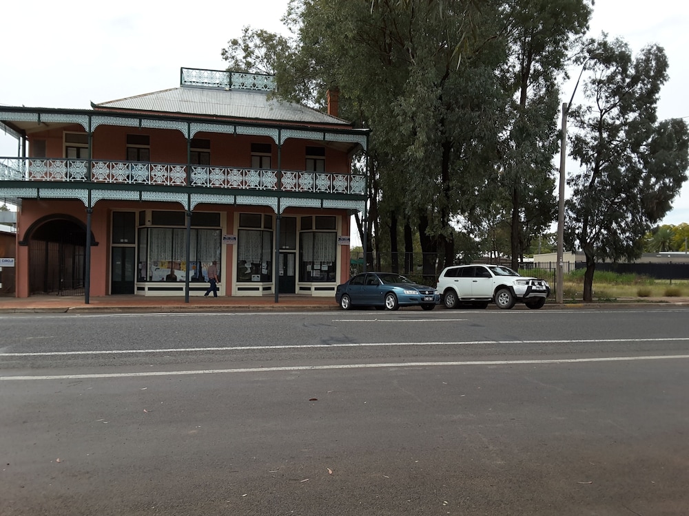 Bourke Apartments