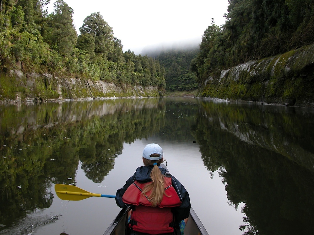 Canoe Safaris Lodge