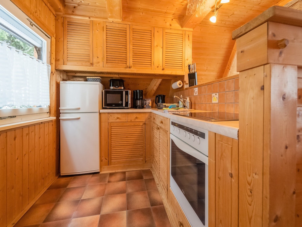 Cozy Forest Hideaway in Suhl