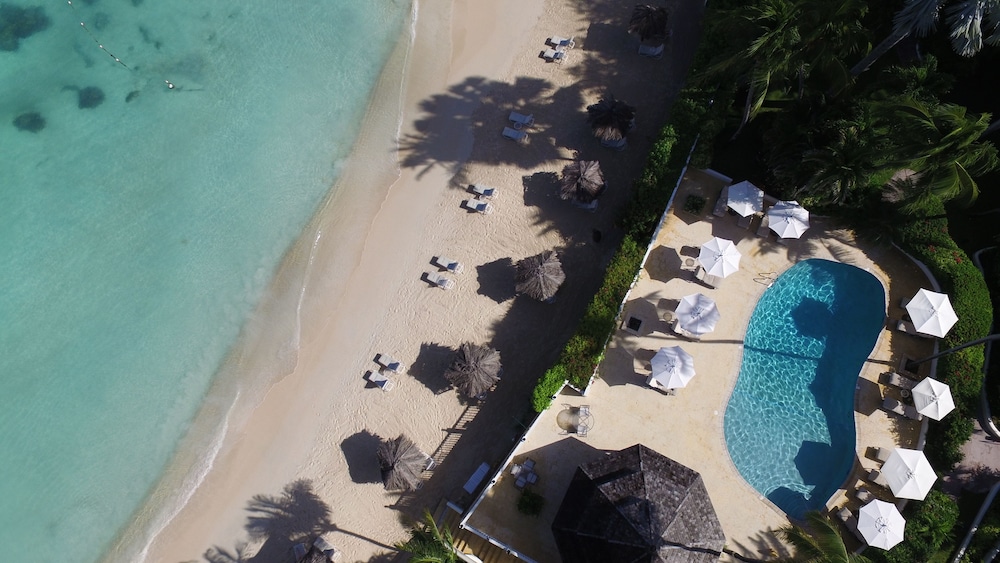 The Cove Suites at Blue Waters Resort and Spa - Property Image 30